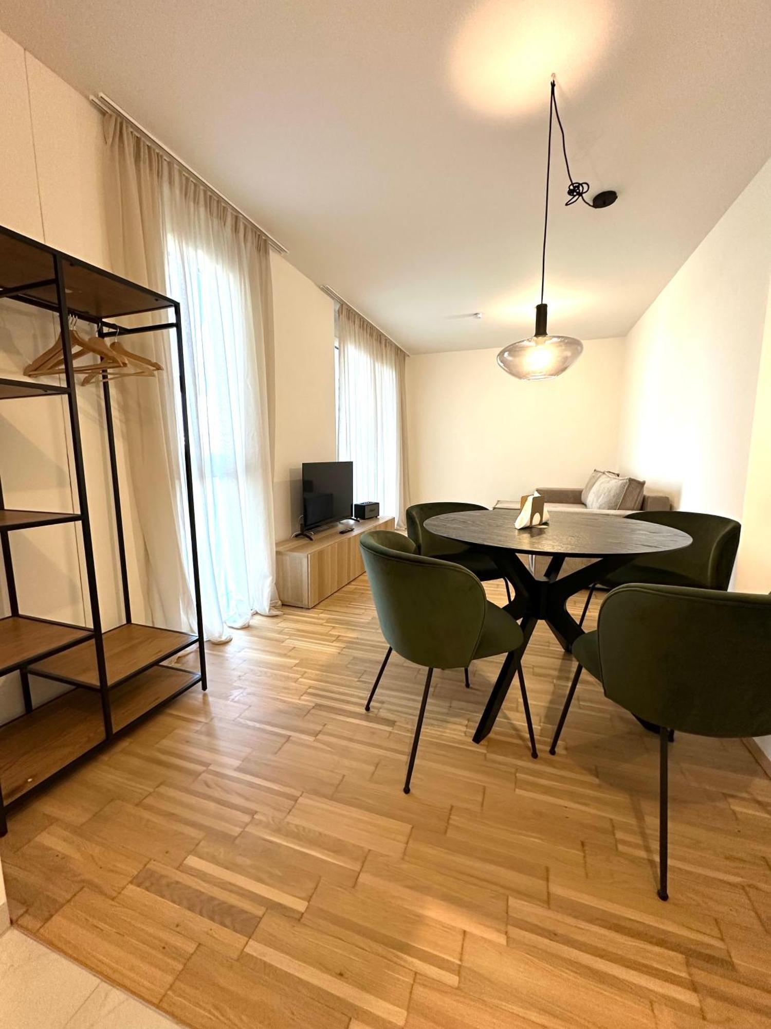 Coho City Apartments Mit Hauseigener Tiefgarage Vienna Exterior photo