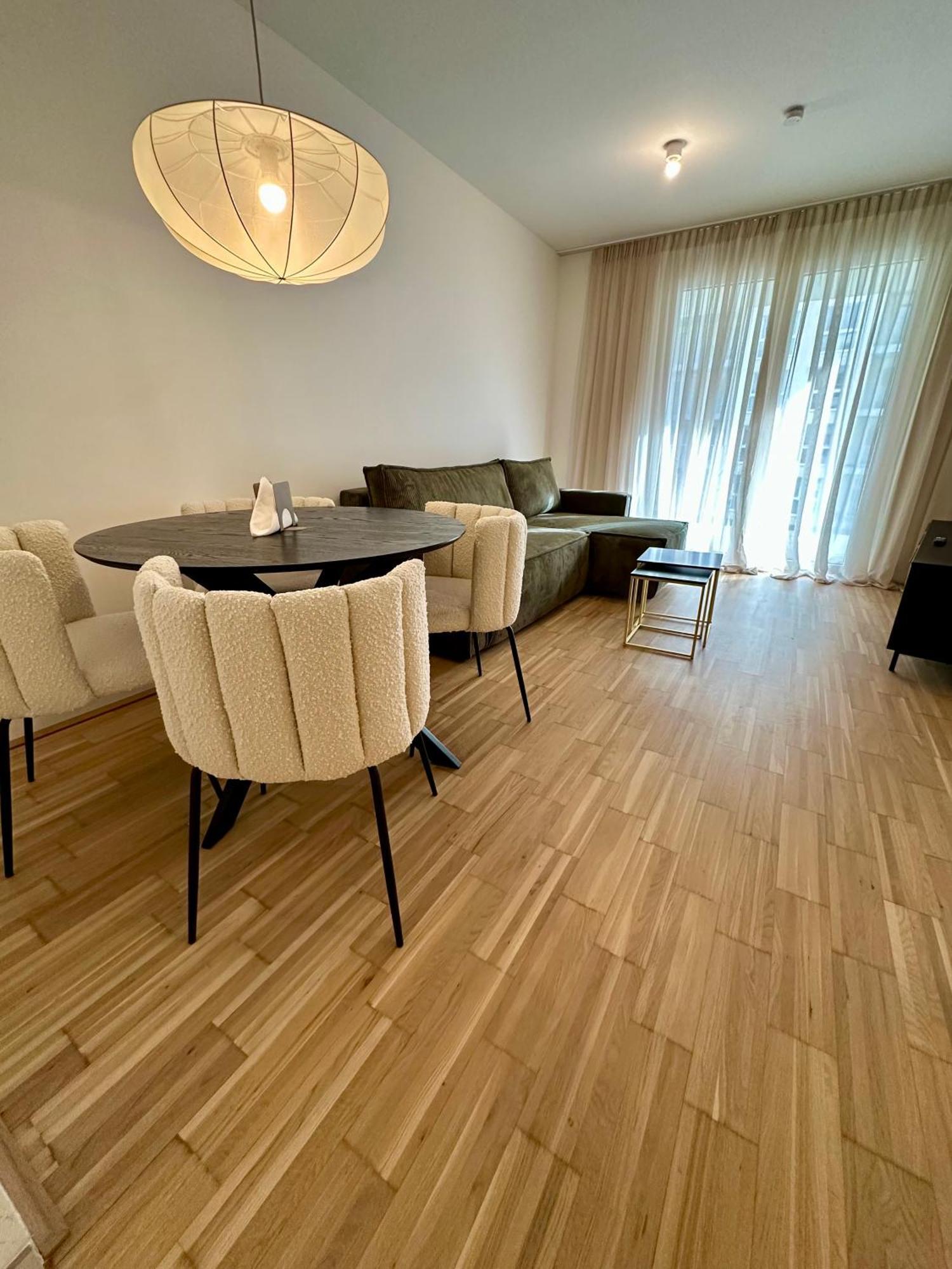 Coho City Apartments Mit Hauseigener Tiefgarage Vienna Exterior photo